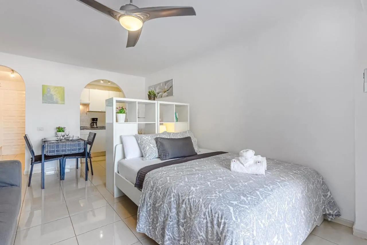 Fantastic Large Studio In Front Of Beach Heated Pool Wifi Arona  Spanien