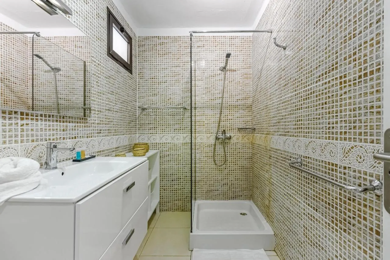 Fantastic Large Studio In Front Of Beach Heated Pool Wifi Arona  Spanien