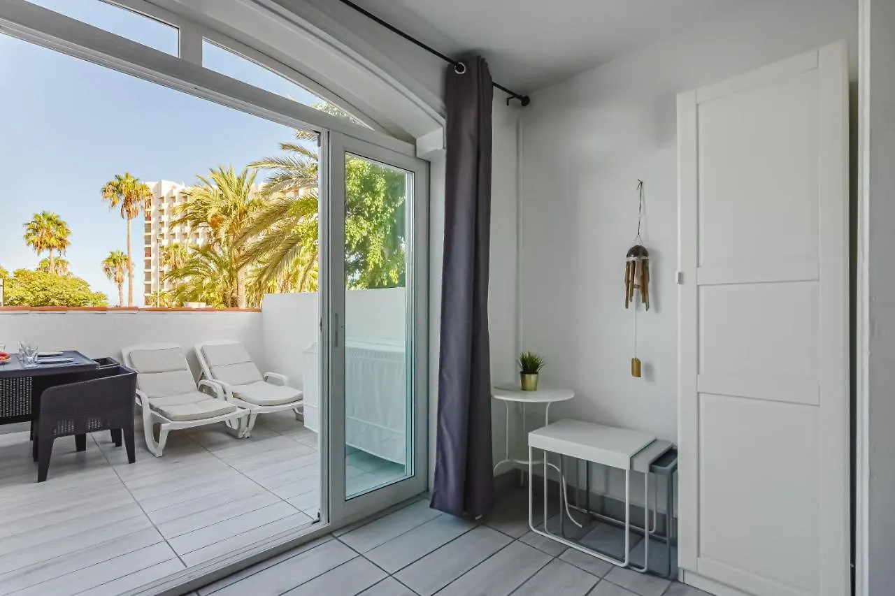 Fantastic Large Studio In Front Of Beach Heated Pool Wifi Arona  0*, Arona (Tenerife) Spanje
