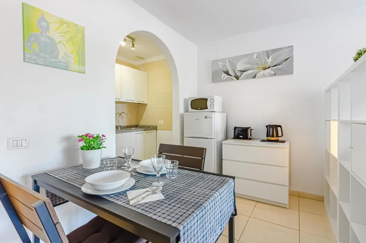 Fantastic Large Studio In Front Of Beach Heated Pool Wifi Arona  Appartement Arona (Tenerife)